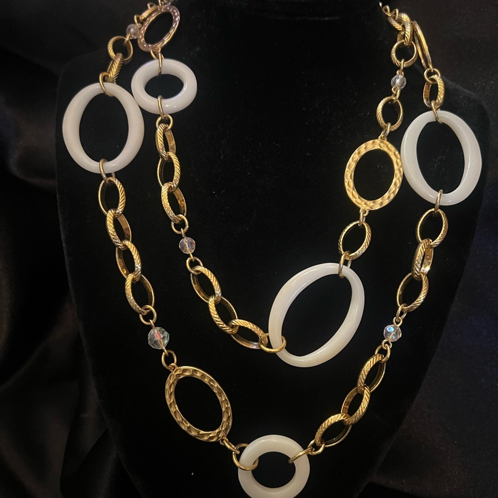 Vintage Joan Rivers’ Lucite, Aurora Borealis Crystal & Hammered Links necklace
